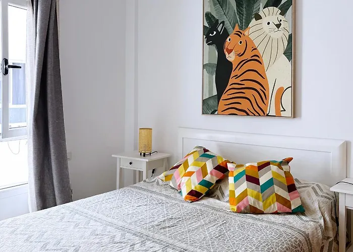 Luna De Lobos: Bright And Cozy In Bristol アパート コラレホ